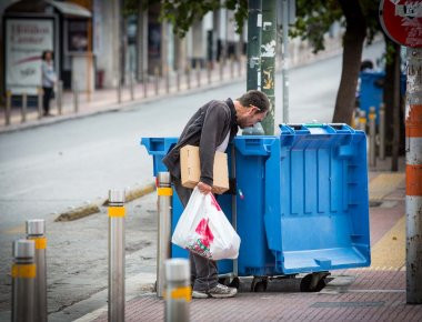 Ελλάδα: Εξακολουθεί να έχει 5 φορές περισσότερες πτωχεύσεις σε σχέση με την πρό κρίσης περίοδο